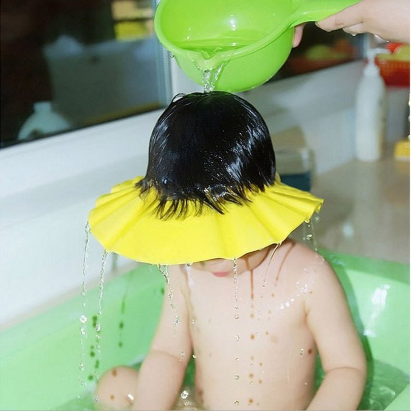 Visière chapeau pour douche bébé I ShampooCap™ - BEBESTAR.SHOP